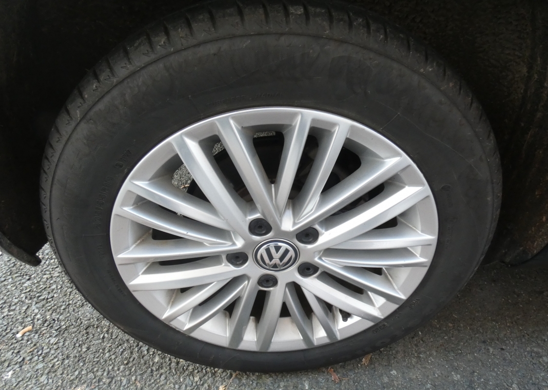 Volkswagen Golf — 12